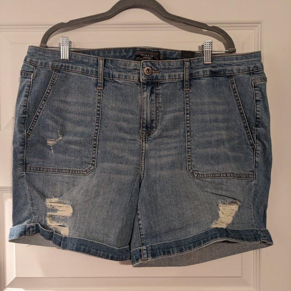 Torrid Jean Short size 18